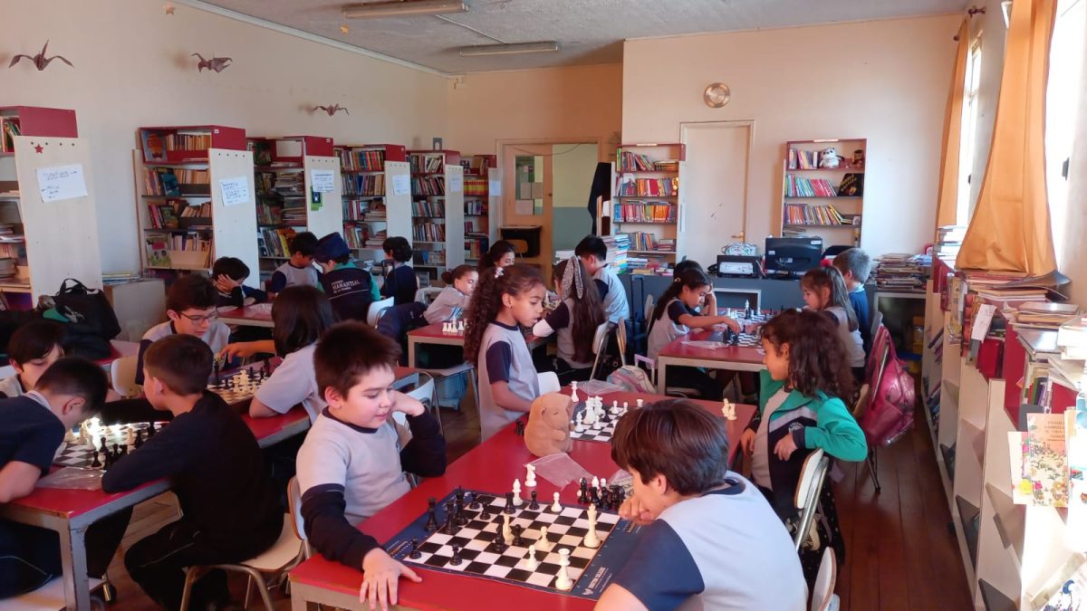Estrategia y aprendizaje: Gran convocatoria en el inicio del Taller de Ajedrez 2026