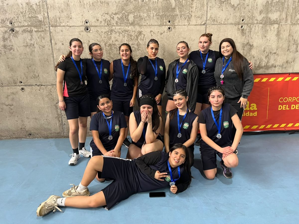 Nuestra selección juvenil de básquetbol obtiene el segundo lugar comunal en los Juegos Deportivos Escolares
