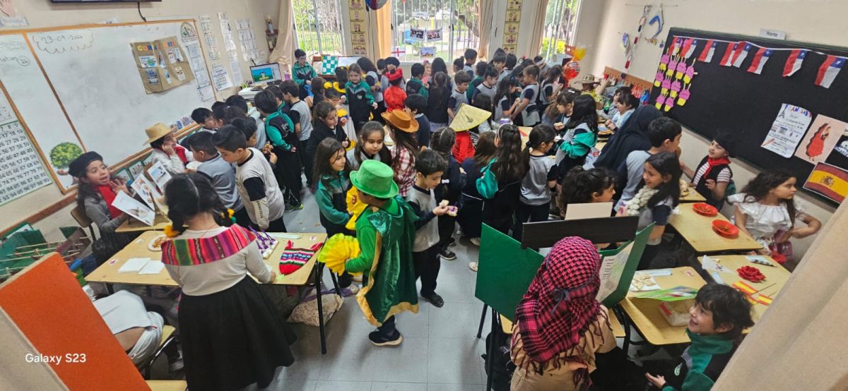 Estudiantes de 2° Básico celebran la diversidad en una exitosa Muestra Intercultural